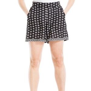 Max studio NWT  large women’s shorts